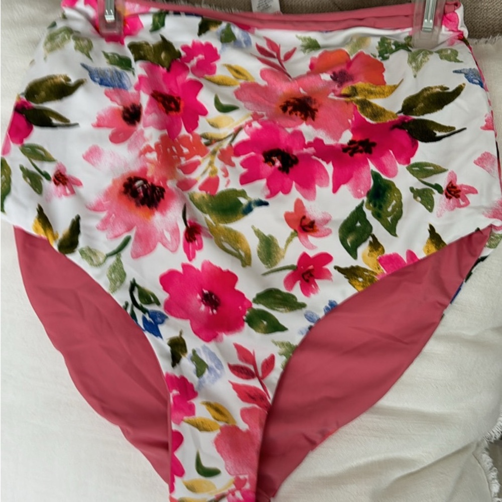 Bathing suit - Picture 2 of 2